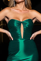 Load image into Gallery viewer, Dark Green Satin Bodycon Strapless Ruched Short Prom Dress