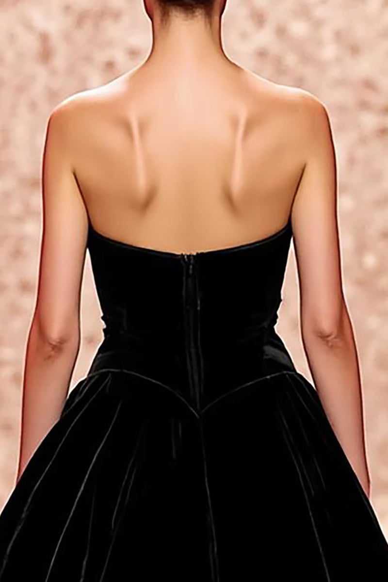 Load image into Gallery viewer, Simple Black Strapless A Line Velvet Long Evening Dress