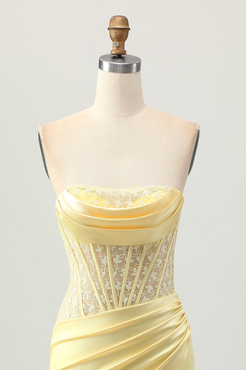 Load image into Gallery viewer, Yellow Strapless Tight Short Corset Prom Dress with Lace
