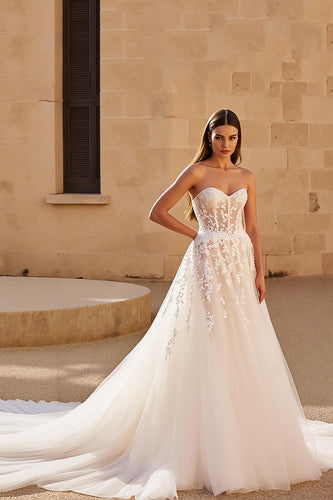 Ivory Sweetheart A Line Corset Sweep Train Wedding Dress with Lace