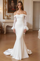 Load image into Gallery viewer, Ruffled Ivory Sweep Train Mermaid Wedding Dress with Lace
