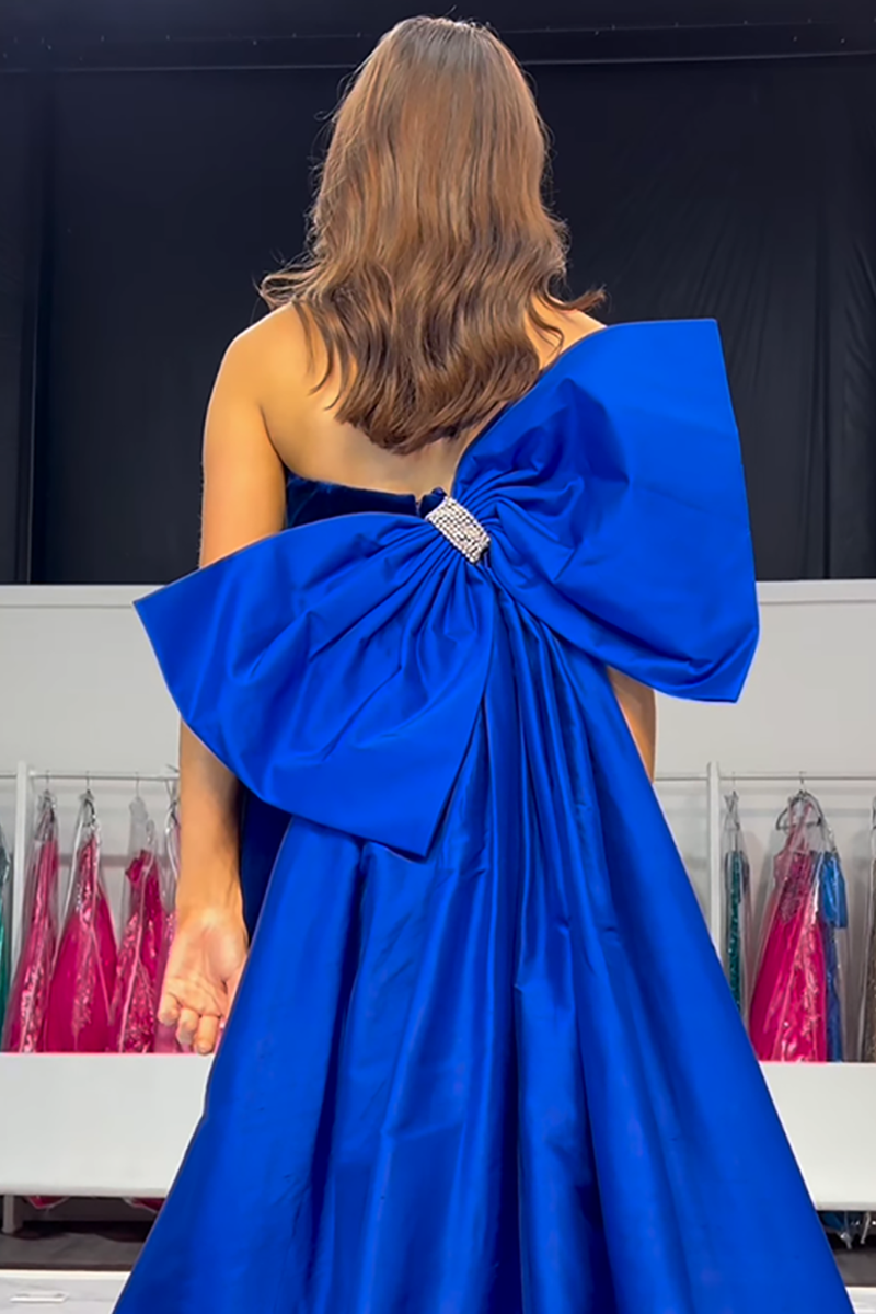 Load image into Gallery viewer, Royal Blue Strapless Velvet Mermaid Long Prom Dress with Bow