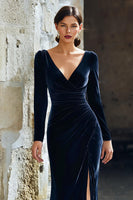 Load image into Gallery viewer, Navy Mermaid V-Neck Velvet Long Mother of the Bride Dress with Sleeves