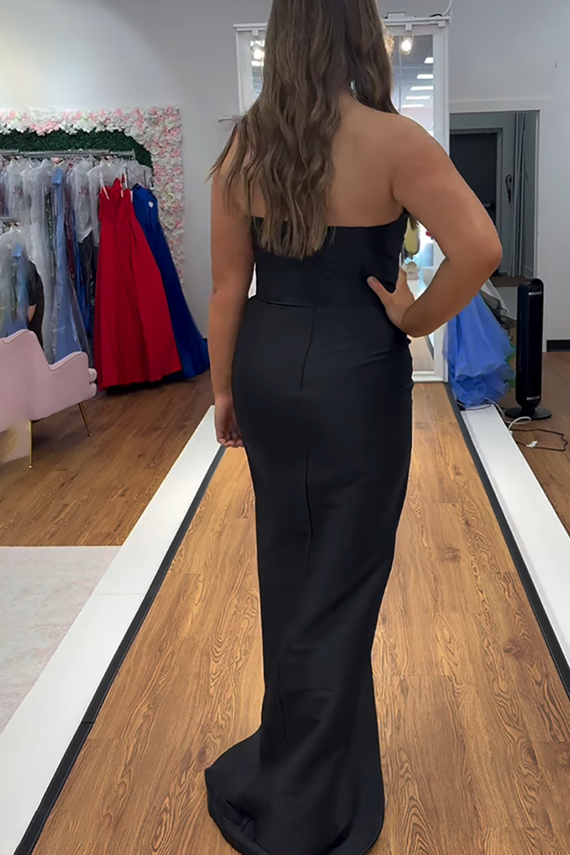 Load image into Gallery viewer, Strapless Black Mermaid Ruched Long Prom Dress with 3D Flower