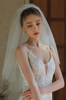 Load image into Gallery viewer, Tulle Ivory Short Bridal Veil with Pearls