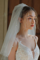 Load image into Gallery viewer, Tulle Ivory Short Bridal Veil with Pearls