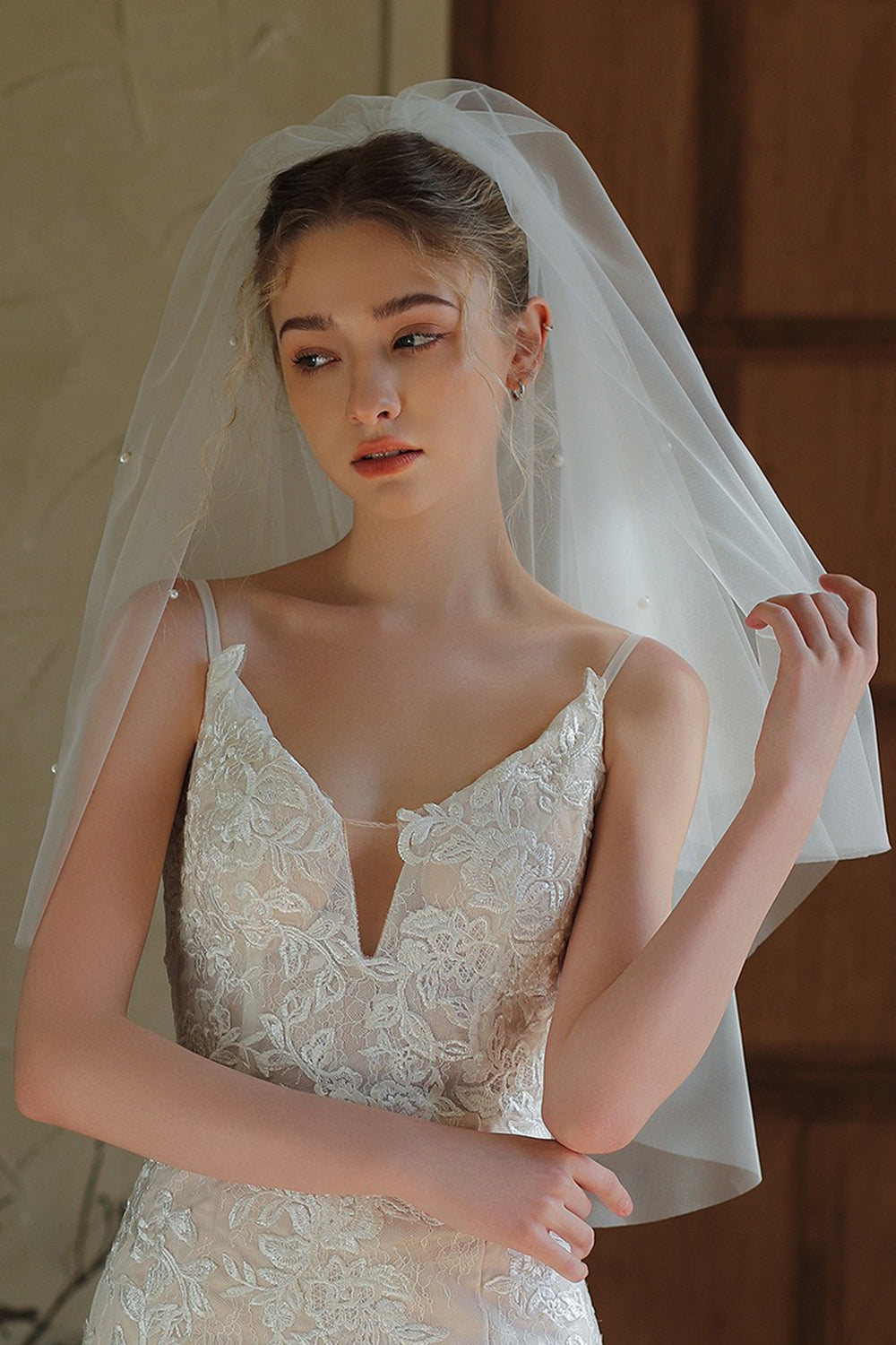 Tulle Ivory Short Bridal Veil with Pearls