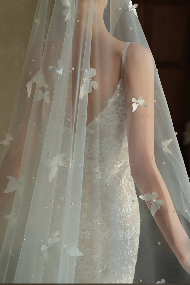 Load image into Gallery viewer, Ivory Long Tulle Wedding Veil with Butterflies