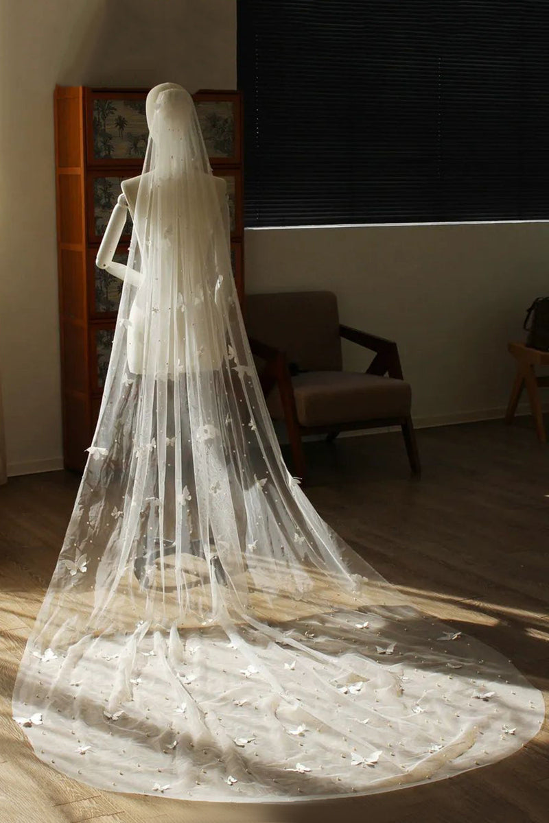 Load image into Gallery viewer, Ivory Long Tulle Wedding Veil with Butterflies