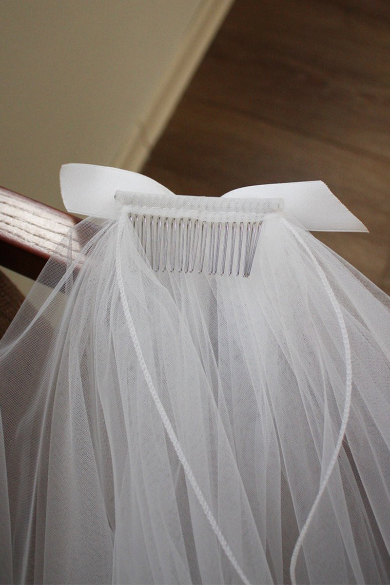 Load image into Gallery viewer, Ivory Bow Short Tulle Wedding Veil