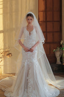 Load image into Gallery viewer, Ivory Long Tulle Bridal Veil