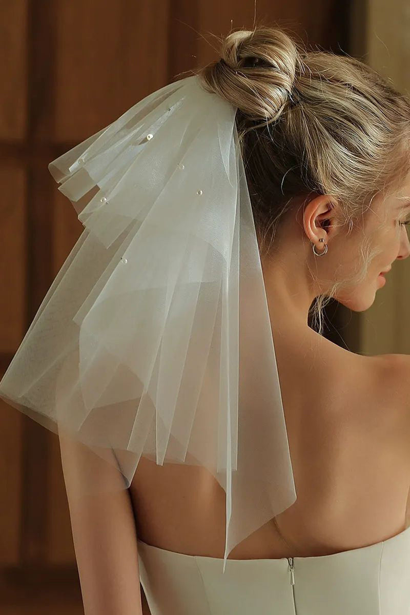 Load image into Gallery viewer, Ivory Tulle Pearls Short Bridal Veil