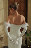 Load image into Gallery viewer, Bridal White Gloves with Feathers