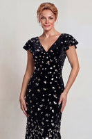 Load image into Gallery viewer, Sparkly Black Silver Mermaid Sequins Velvet Long Mother of the Bride Dress with Sleeves