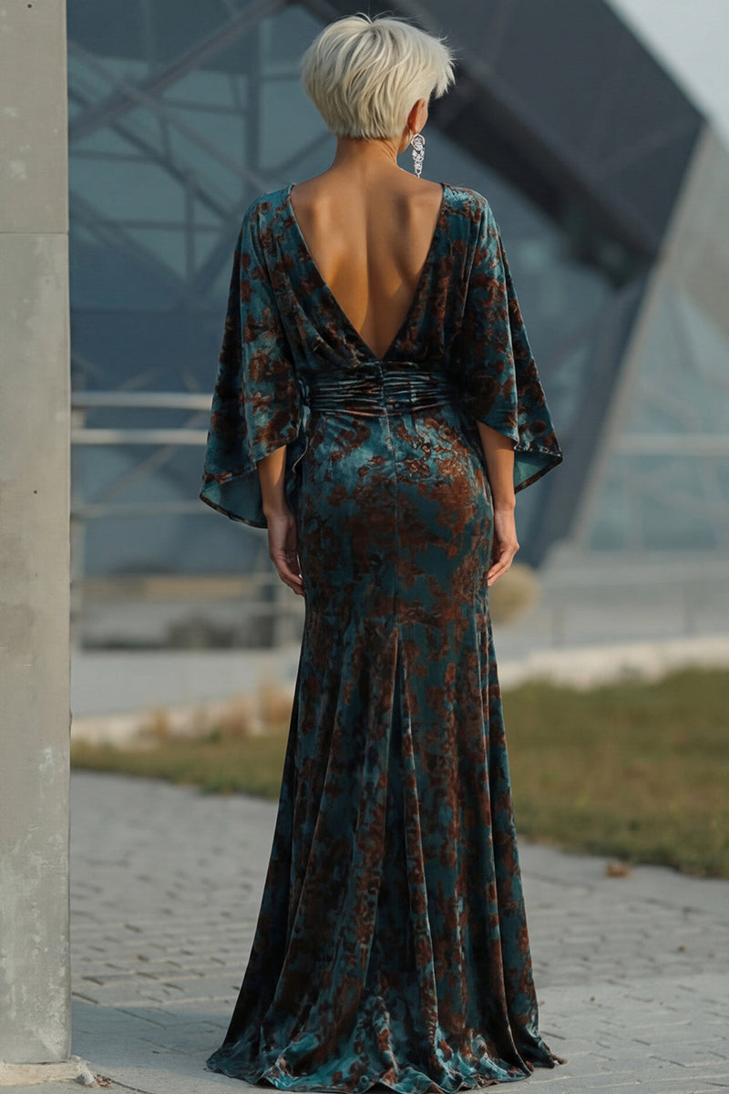 Load image into Gallery viewer, Floral Dark Green Sheath Velvet Boat Neck Long Mother of the Bride Dress with Pockets