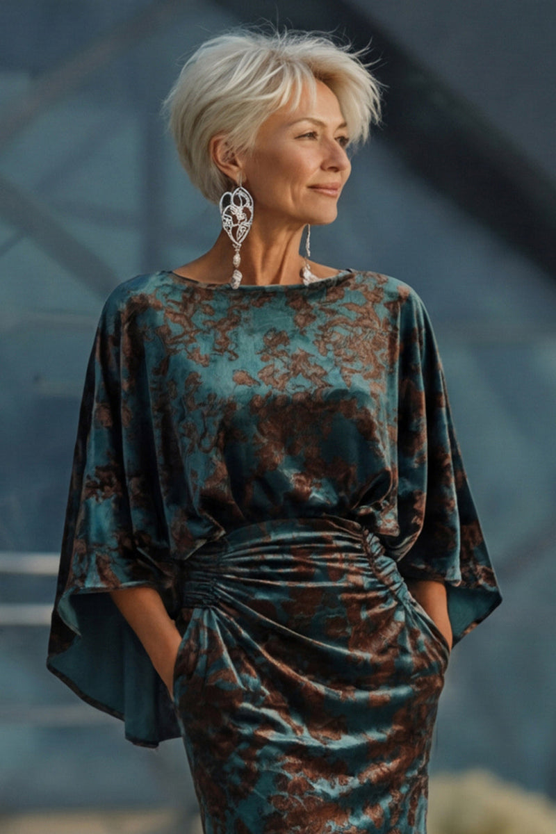 Load image into Gallery viewer, Floral Dark Green Sheath Velvet Boat Neck Long Mother of the Bride Dress with Pockets