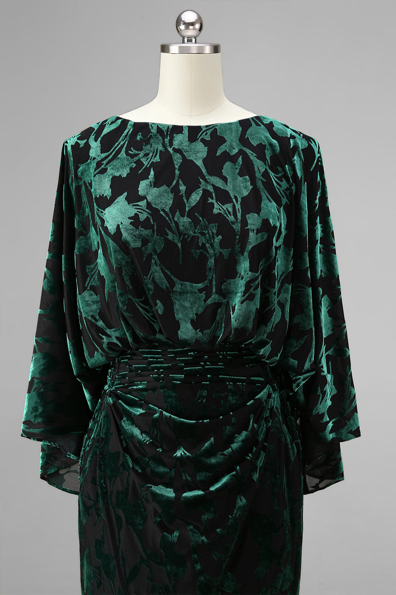 Load image into Gallery viewer, Floral Peacock Blue Boat Neck Velvet Sheath Long Mother of the Bride Dress with Pockets