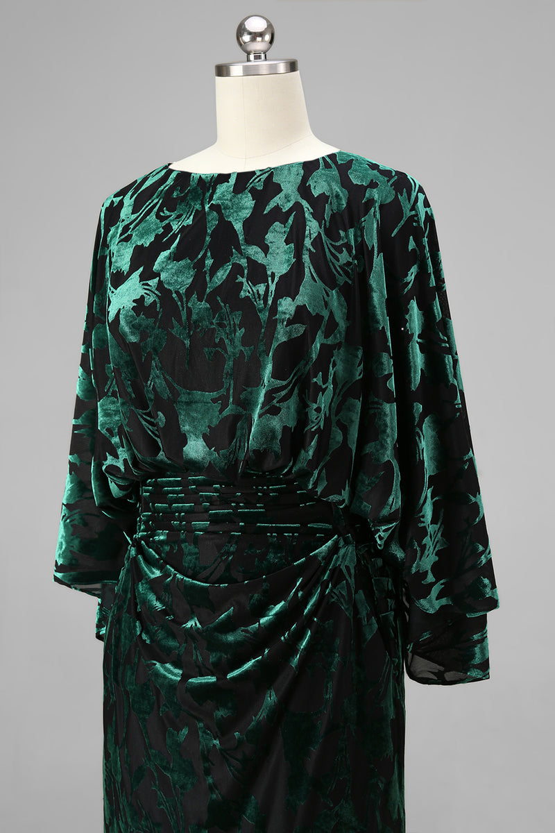 Load image into Gallery viewer, Floral Peacock Blue Boat Neck Velvet Sheath Long Mother of the Bride Dress with Pockets