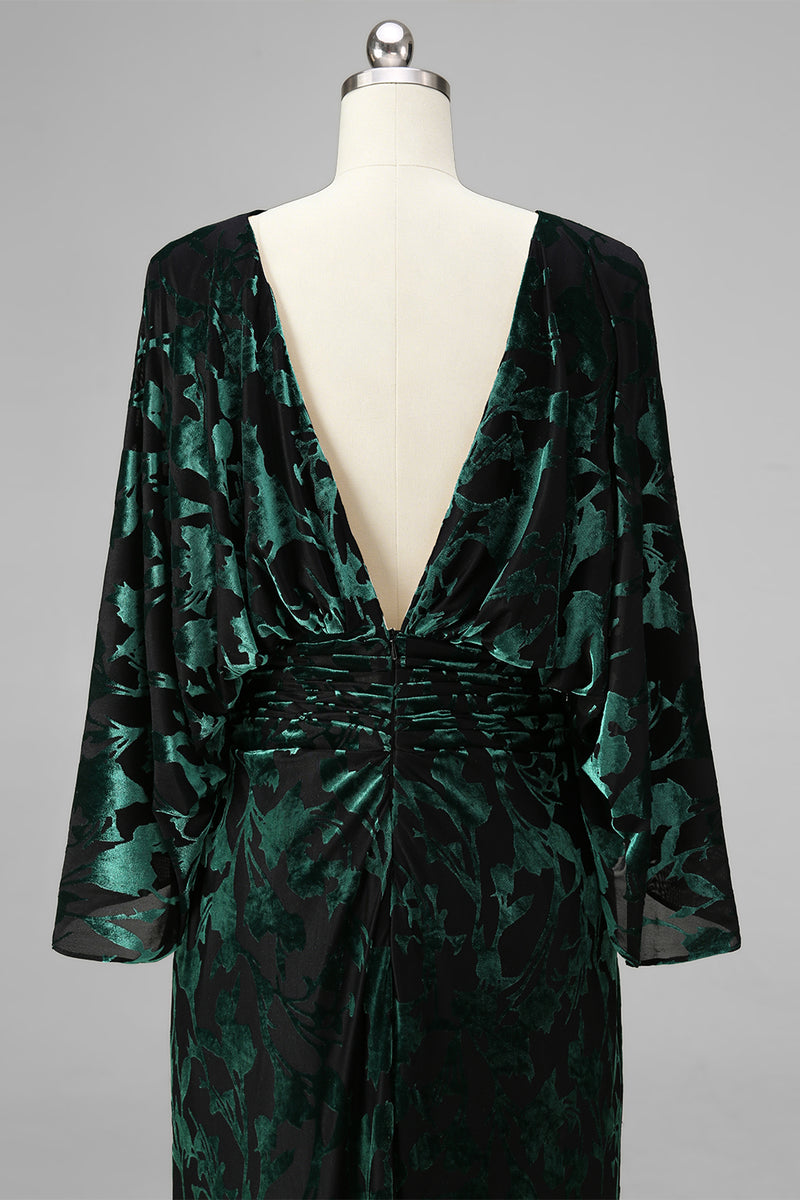 Load image into Gallery viewer, Floral Peacock Blue Boat Neck Velvet Sheath Long Mother of the Bride Dress with Pockets