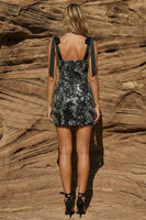 Load image into Gallery viewer, Sparkly Floral Black Square Neck Bodycon Short Prom Dress with Bow