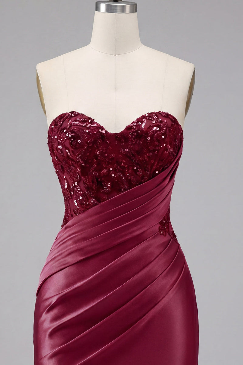 Load image into Gallery viewer, Sparkly Sweetheart Burgundy Tight Beaded Short Ruched Prom Dress