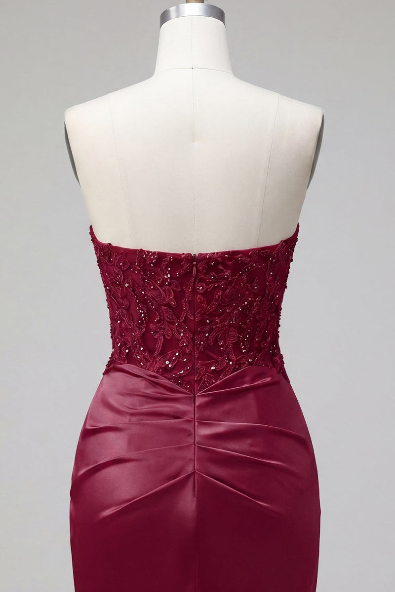 Load image into Gallery viewer, Sparkly Sweetheart Burgundy Tight Beaded Short Ruched Prom Dress