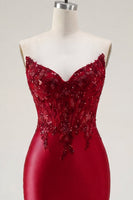 Load image into Gallery viewer, Red Corset Strapless Tight Short Prom Dress with Lace