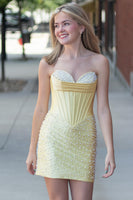 Load image into Gallery viewer, Sparkly Yellow Corset Tight Strapless Short Cocktail Dress with Pearls
