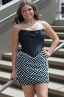 Load image into Gallery viewer, Sparkly Black Strapless Corset Tight Short Cocktail Dress with Pearls