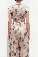 Load image into Gallery viewer, Champagne Black Flower Peak Lapel 2 Piece Business Suits with Pockets