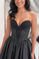 Load image into Gallery viewer, Black Corset Appliqued Sweetheart Short Cocktail Dress
