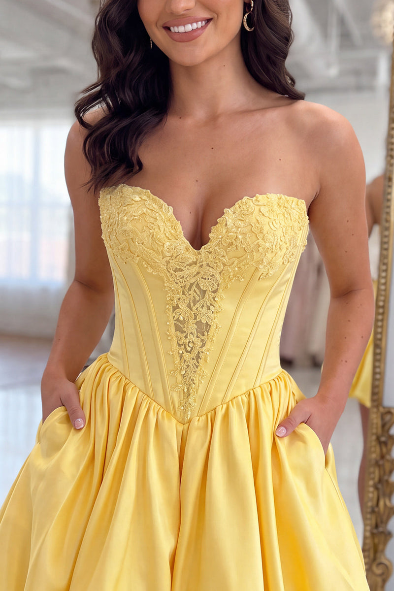 Load image into Gallery viewer, Black Corset Appliqued Sweetheart Short Cocktail Dress