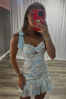 Load image into Gallery viewer, Sparkly Light Blue Bow Straps Bodycon Short Cocktail Dress with Beading