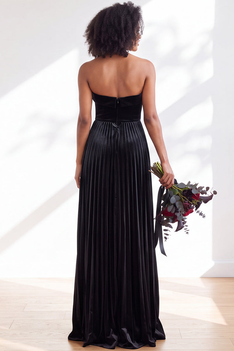 Load image into Gallery viewer, Dark Purple Strapless Pleated A Line Velvet Long Wedding Guest Dress
