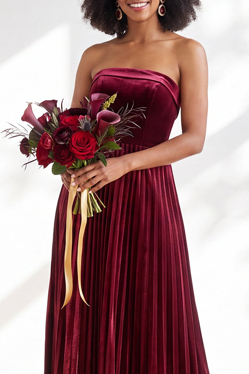 Load image into Gallery viewer, Dark Purple Strapless Pleated A Line Velvet Long Wedding Guest Dress
