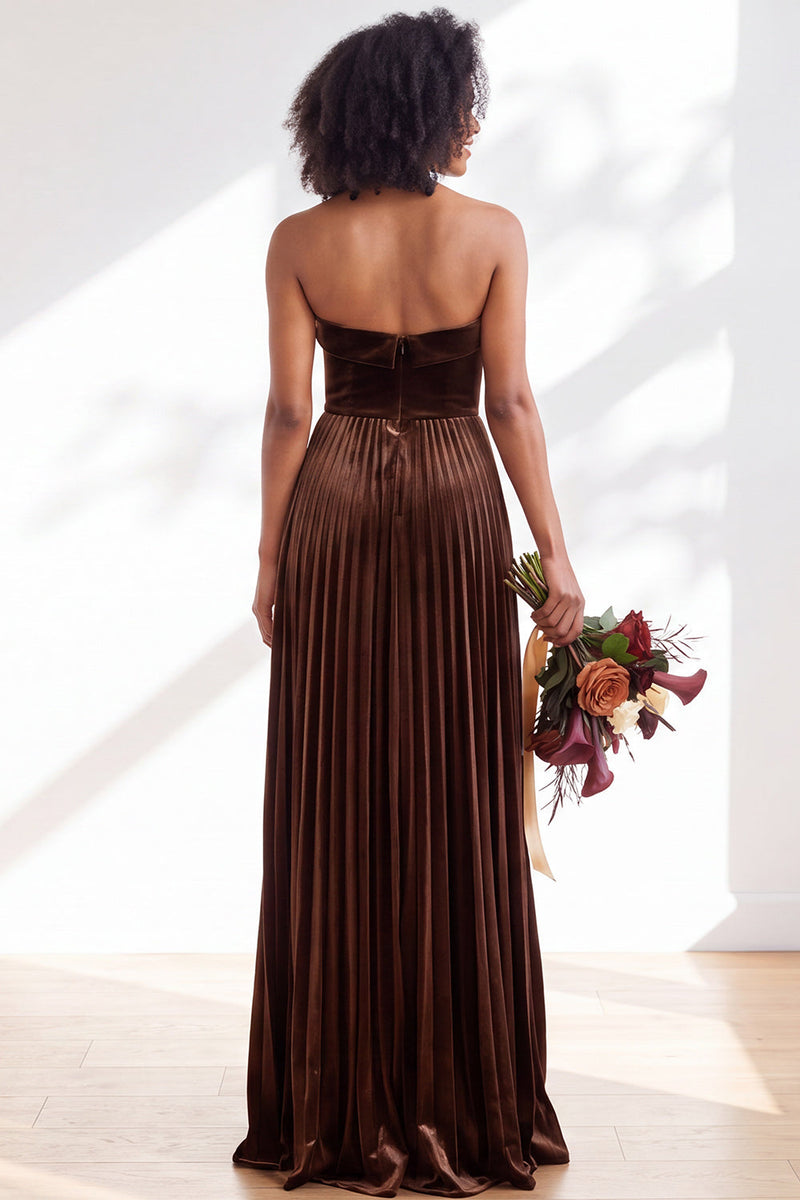 Load image into Gallery viewer, Dark Purple Strapless Pleated A Line Velvet Long Wedding Guest Dress