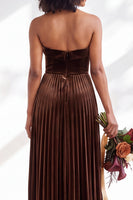 Load image into Gallery viewer, Dark Purple Strapless Pleated A Line Velvet Long Wedding Guest Dress