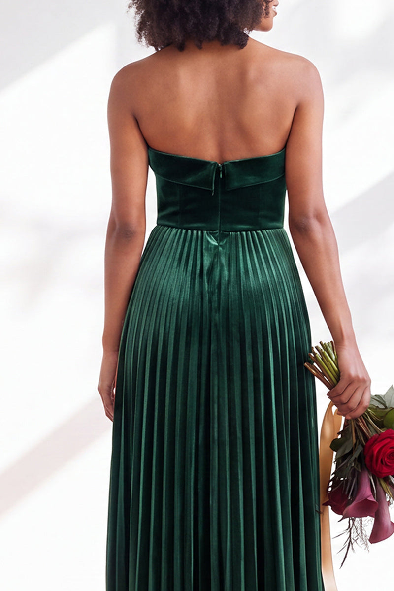 Load image into Gallery viewer, Dark Purple Strapless Pleated A Line Velvet Long Wedding Guest Dress