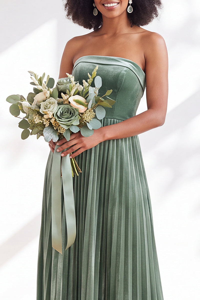 Load image into Gallery viewer, Dark Purple Strapless Pleated A Line Velvet Long Wedding Guest Dress