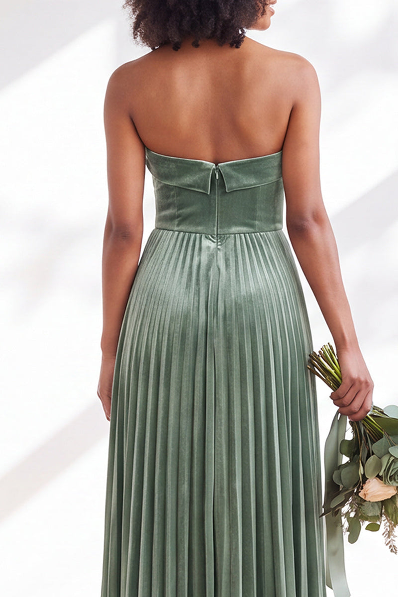Load image into Gallery viewer, Dark Purple Strapless Pleated A Line Velvet Long Wedding Guest Dress