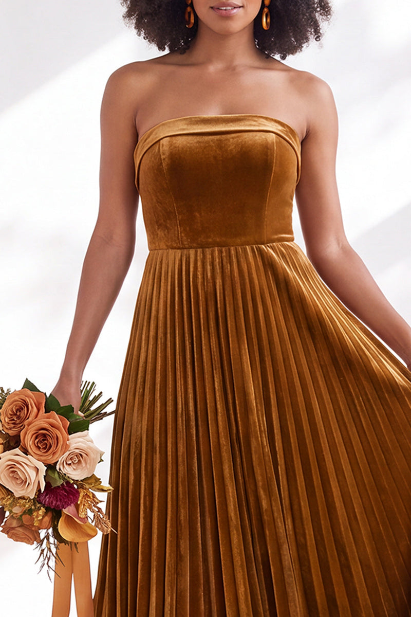Load image into Gallery viewer, Dark Purple Strapless Pleated A Line Velvet Long Wedding Guest Dress