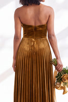 Load image into Gallery viewer, Dark Purple Strapless Pleated A Line Velvet Long Wedding Guest Dress