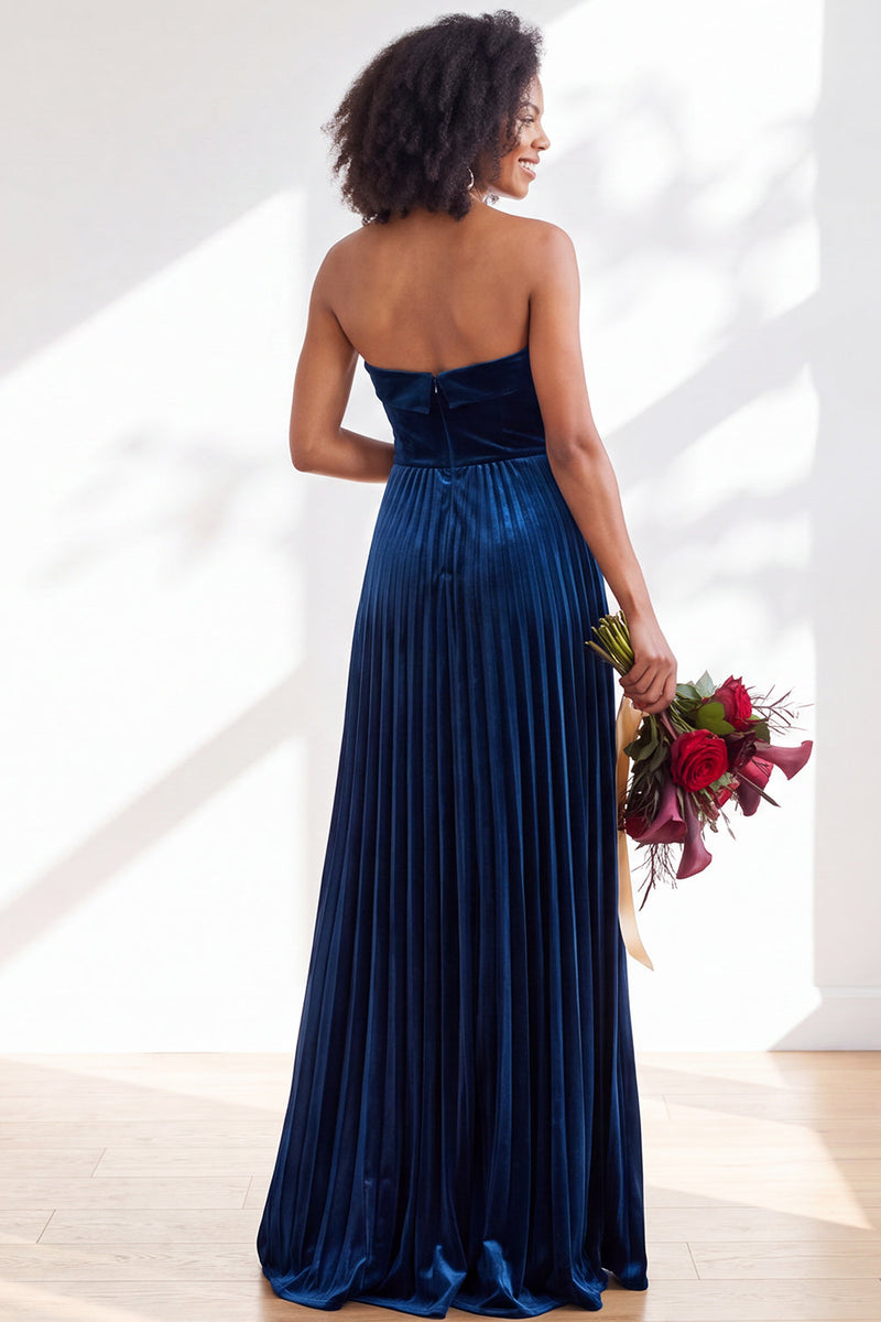 Load image into Gallery viewer, Dark Purple Strapless Pleated A Line Velvet Long Wedding Guest Dress