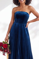 Load image into Gallery viewer, Dark Purple Strapless Pleated A Line Velvet Long Wedding Guest Dress