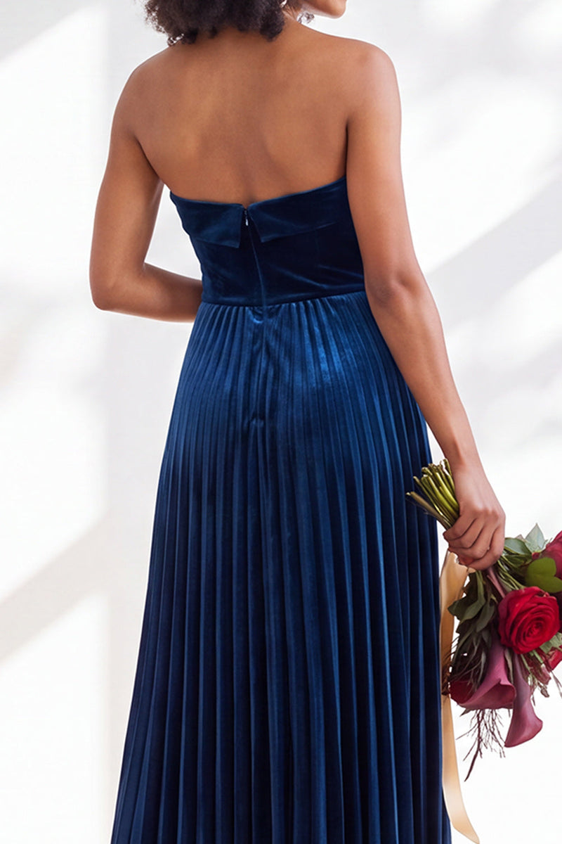 Load image into Gallery viewer, Dark Purple Strapless Pleated A Line Velvet Long Wedding Guest Dress