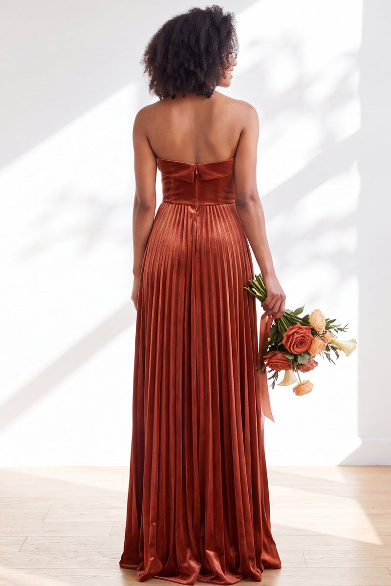 Load image into Gallery viewer, Dark Purple Strapless Pleated A Line Velvet Long Wedding Guest Dress