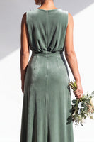 Load image into Gallery viewer, Dark Green Sheath Velvet V-Neck Ruched Long Wedding Guest Dress