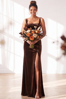 Load image into Gallery viewer, Golden Brown Sheath Velvet Maxi Wedding Guest Dress with Slit