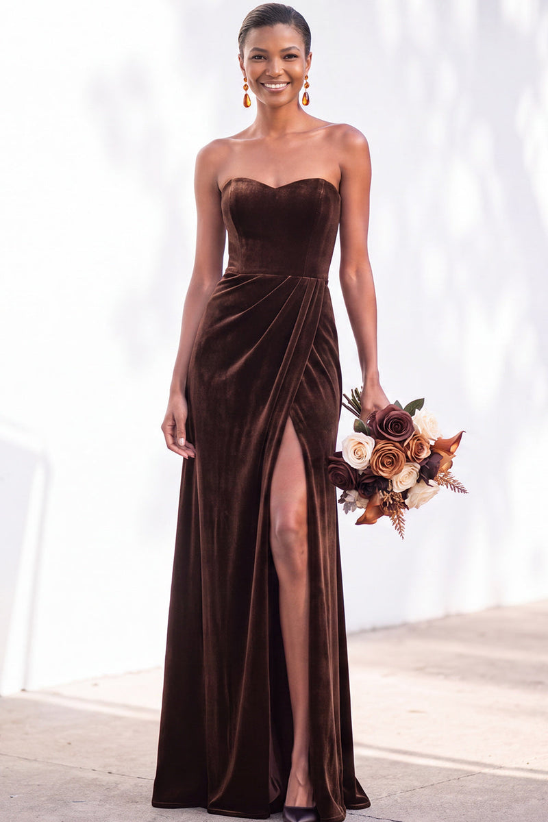 Load image into Gallery viewer, Burgundy Sweetheart Sheath Velvet Ruched Long Wedding Guest Dress with Slit