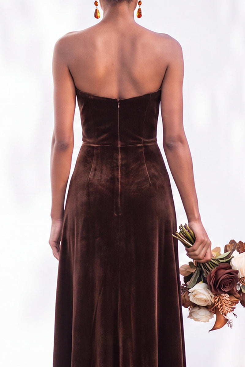 Load image into Gallery viewer, Burgundy Sweetheart Sheath Velvet Ruched Long Wedding Guest Dress with Slit